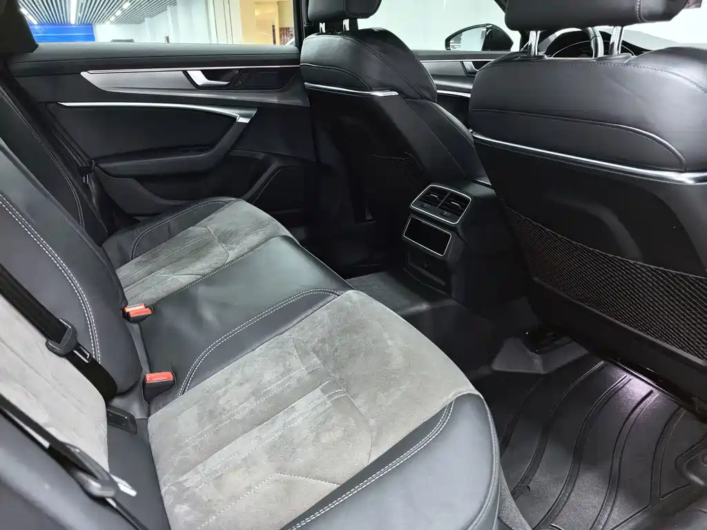 Audi A6L — миниатюра 12