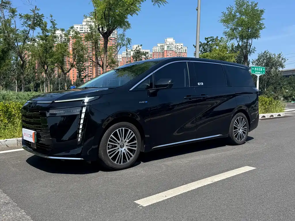2024 GAC Trumpchi E8 - zdjęcie 1 z 35