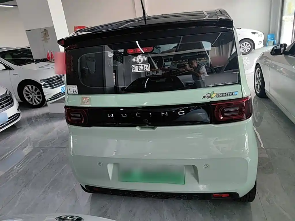 Wuling MINIEV — миниатюра 6