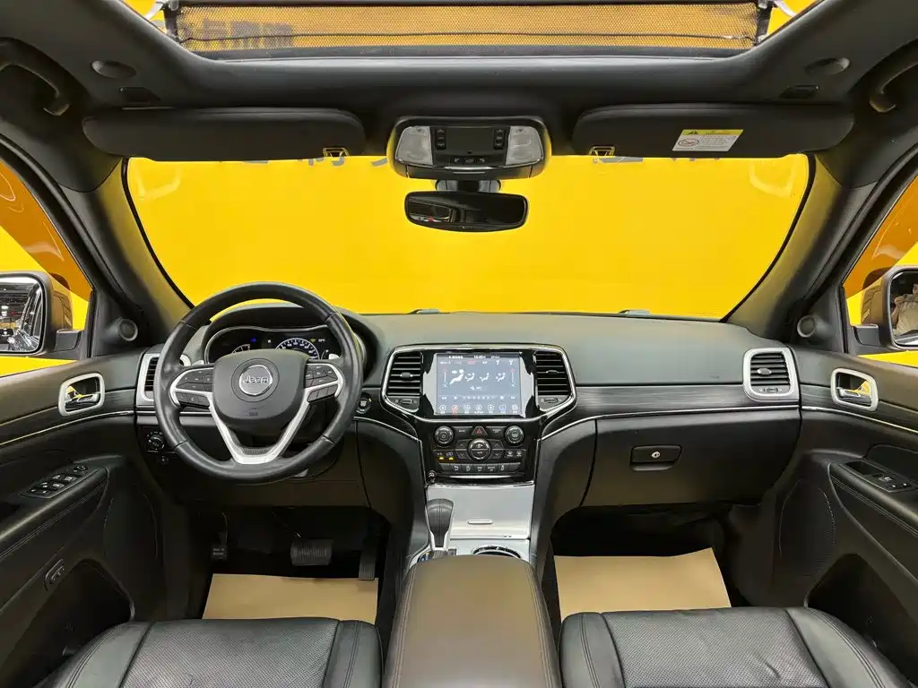Jeep Grand Cherokee (Import) — миниатюра 39