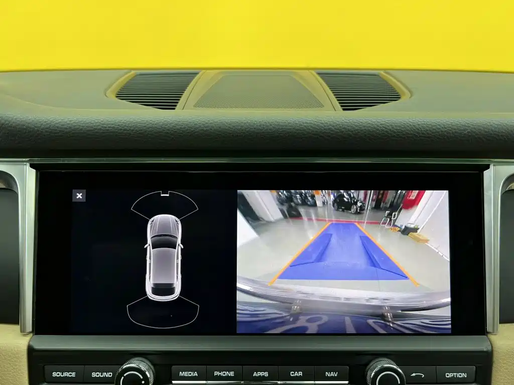 Porsche Macan — миниатюра 27