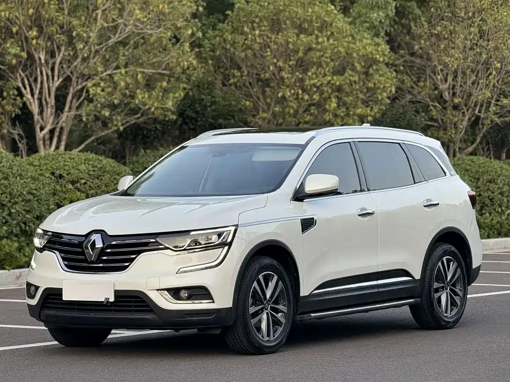 RENAULT COREO