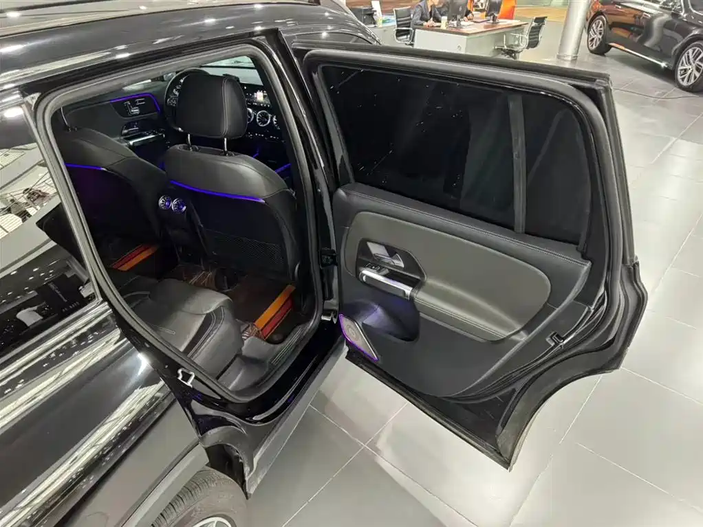 Mercedes-Benz GLB AMG — миниатюра 18