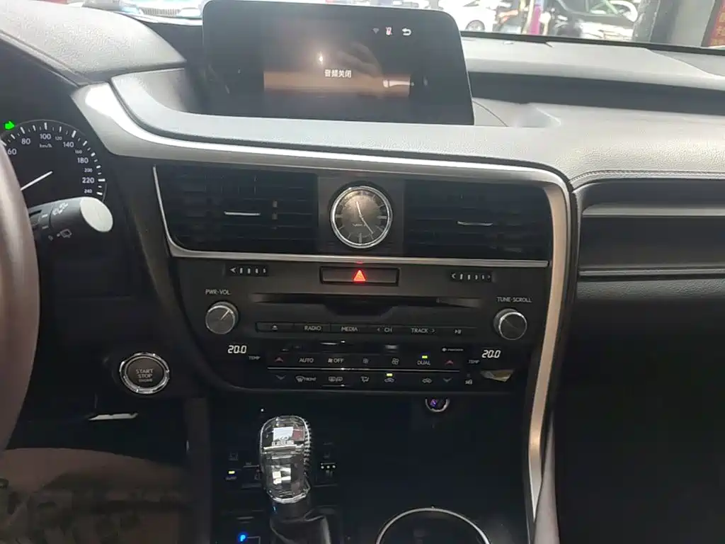 Lexus RX — миниатюра 13