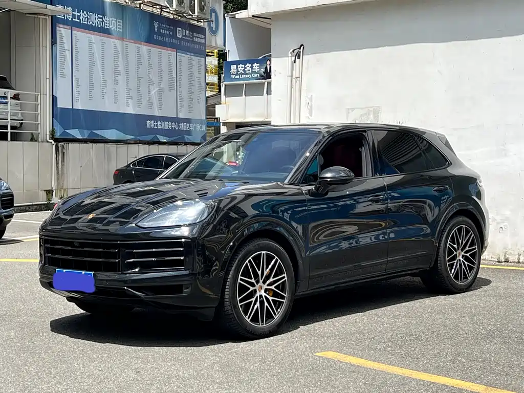 Porsche Cayenne 2025