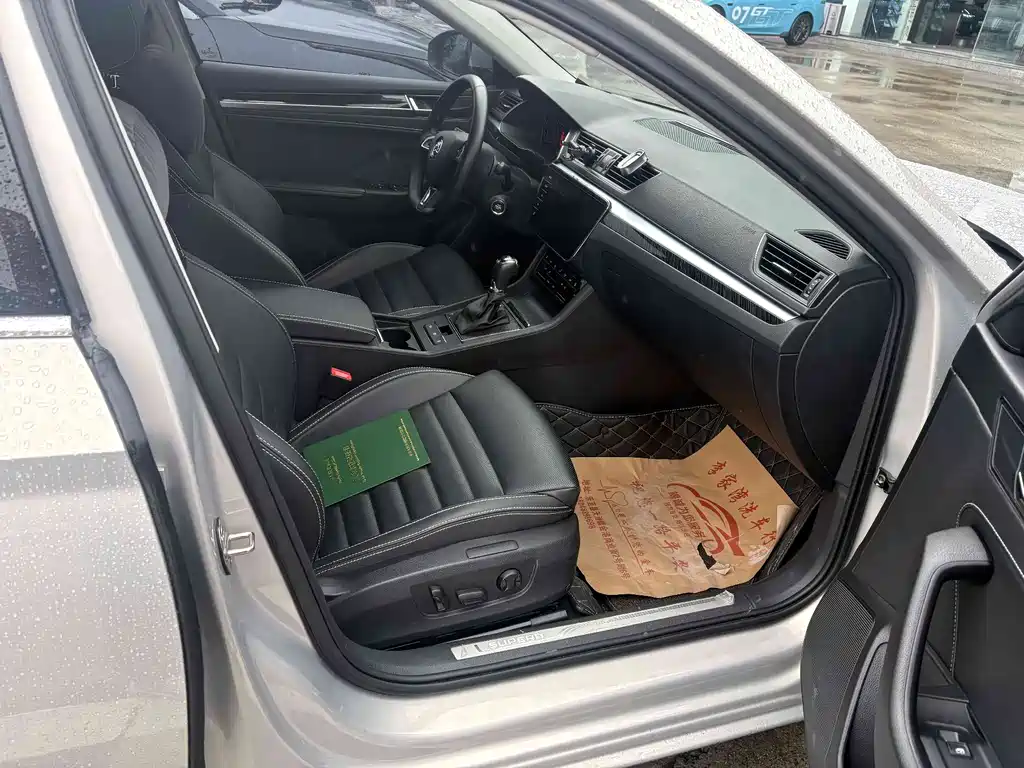 Skoda Superb — миниатюра 4