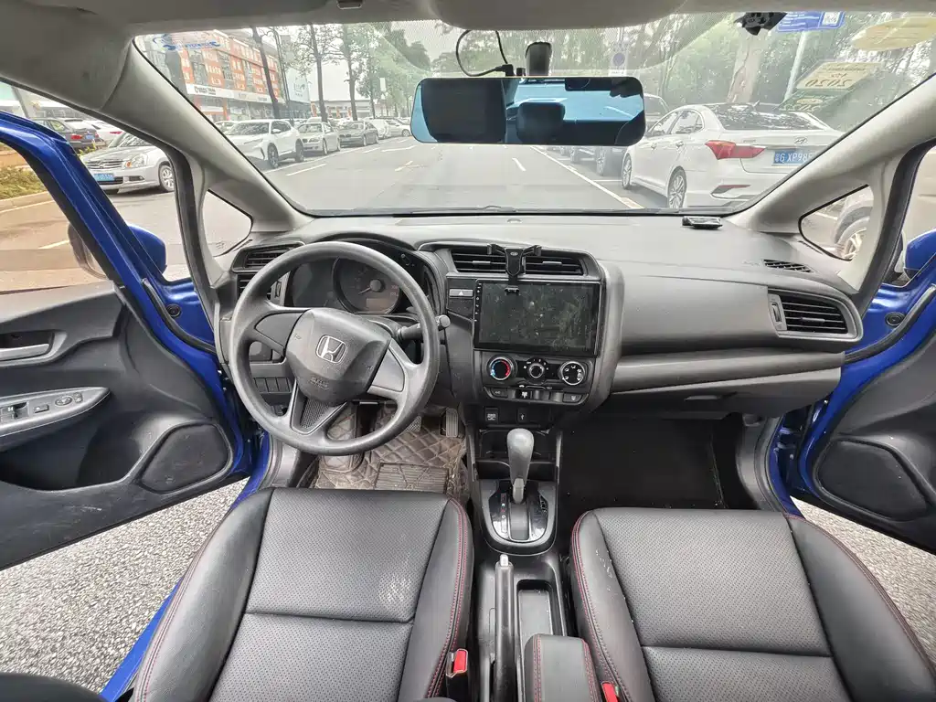 Honda Fit — миниатюра 12