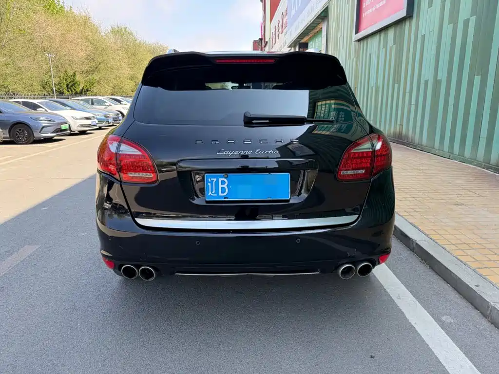 Porsche Cayenne — миниатюра 13