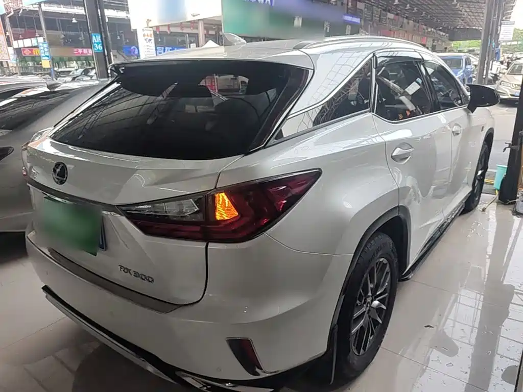 Lexus RX — миниатюра 7