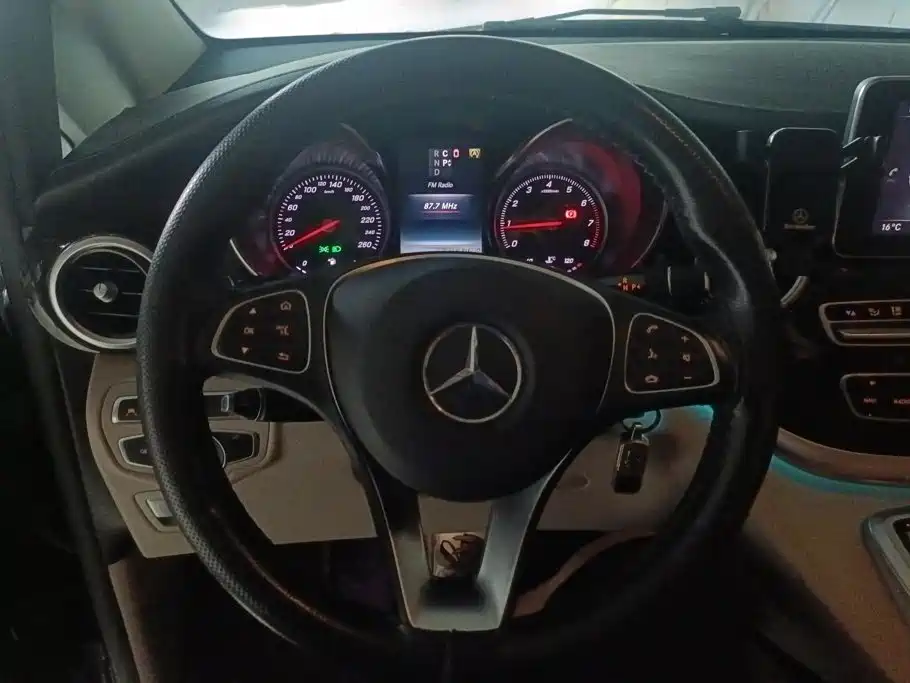 Mercedes-Benz V-Class — миниатюра 15