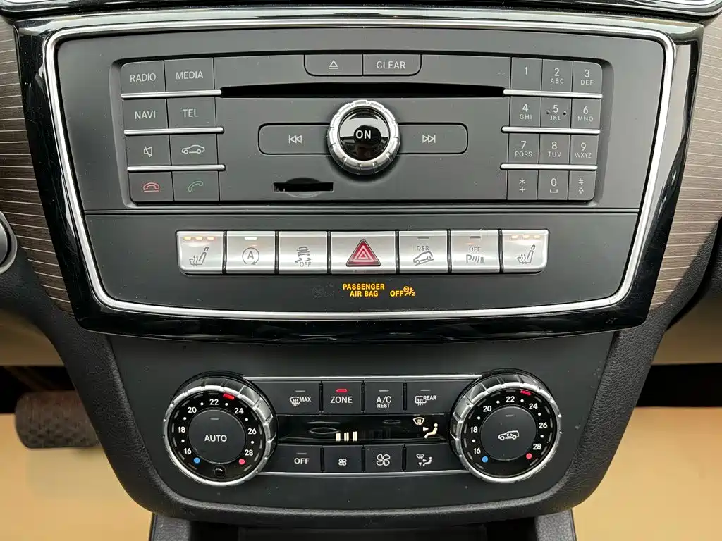 Mercedes-Benz GLE (Import) — миниатюра 26