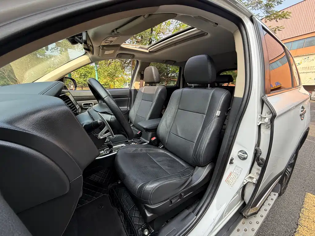 Mitsubishi Outlander — миниатюра 9