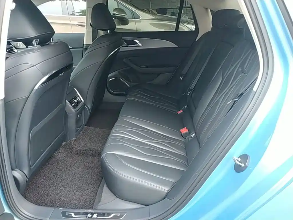 Hongqi Hongqi H5 — миниатюра 17