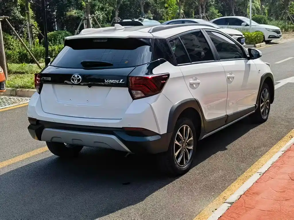 Toyota Yaris L — миниатюра 6