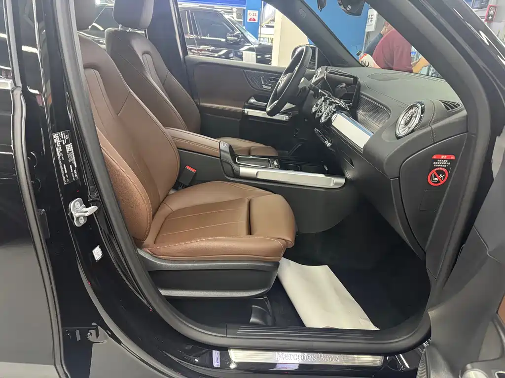 Mercedes-Benz GLB — миниатюра 4