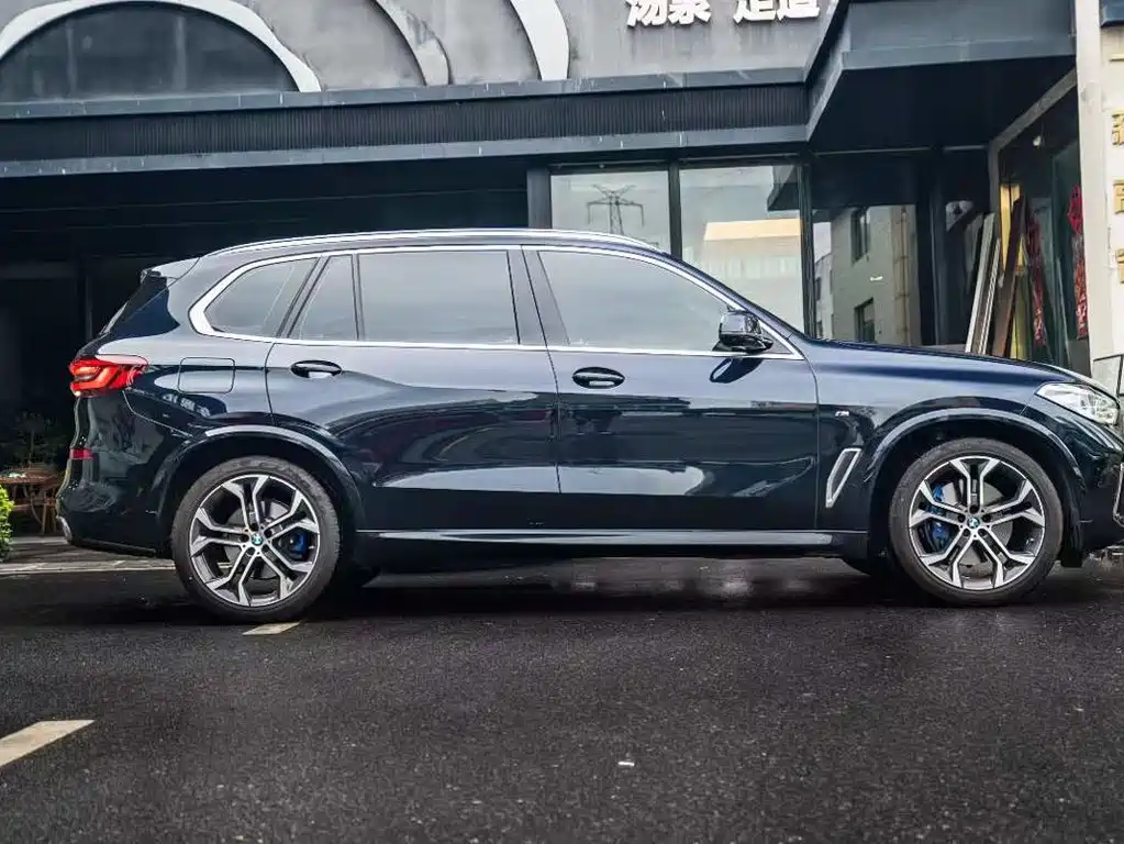 BMW X5 2022 xDrive 40Li Premium M Sport