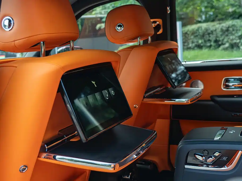 Rolls-Royce Cullinan — миниатюра 17
