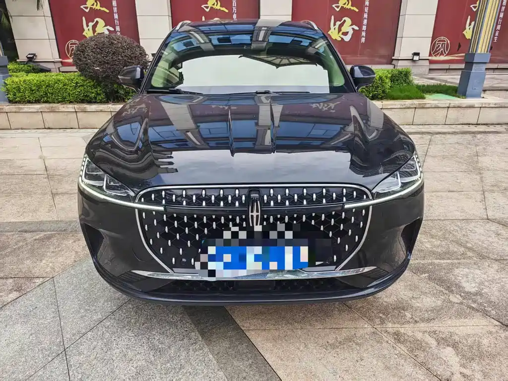 Lincoln Corsair — миниатюра 2