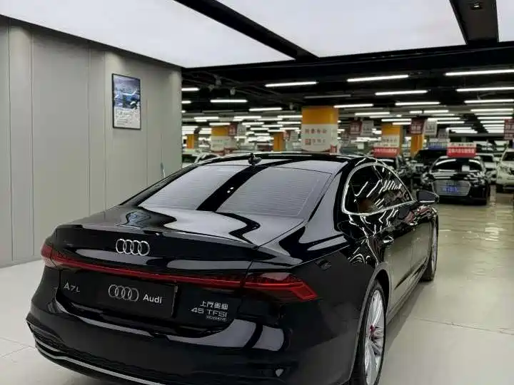 Audi A7L 2024 45 TFSI quattro