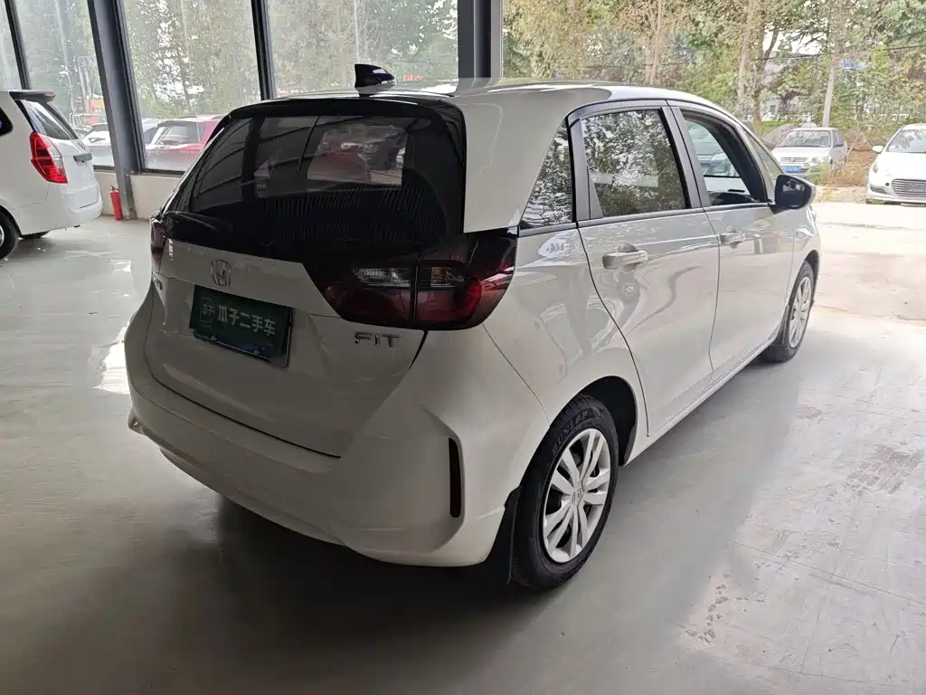 Honda Fit — миниатюра 7