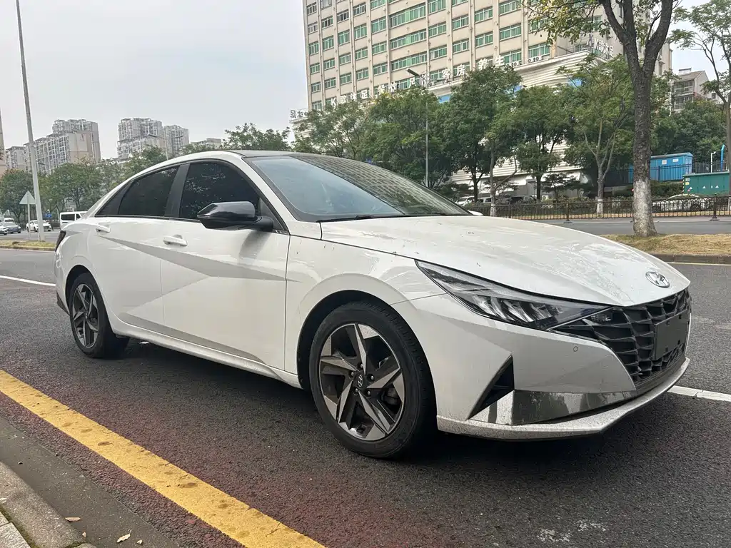 Hyundai Elantra — миниатюра 3
