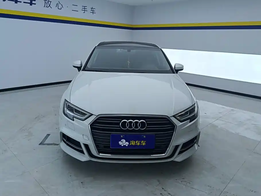 Audi A3 2019 Limousine 35 TFSI Fashion V