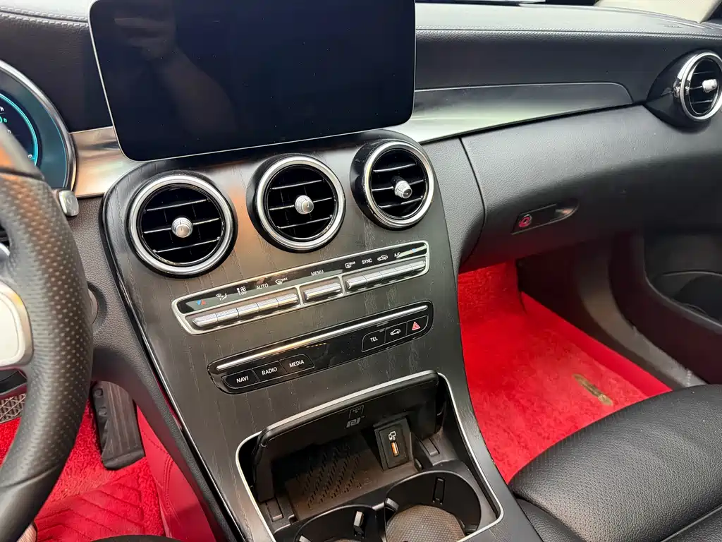 Mercedes-Benz C-Class — миниатюра 7