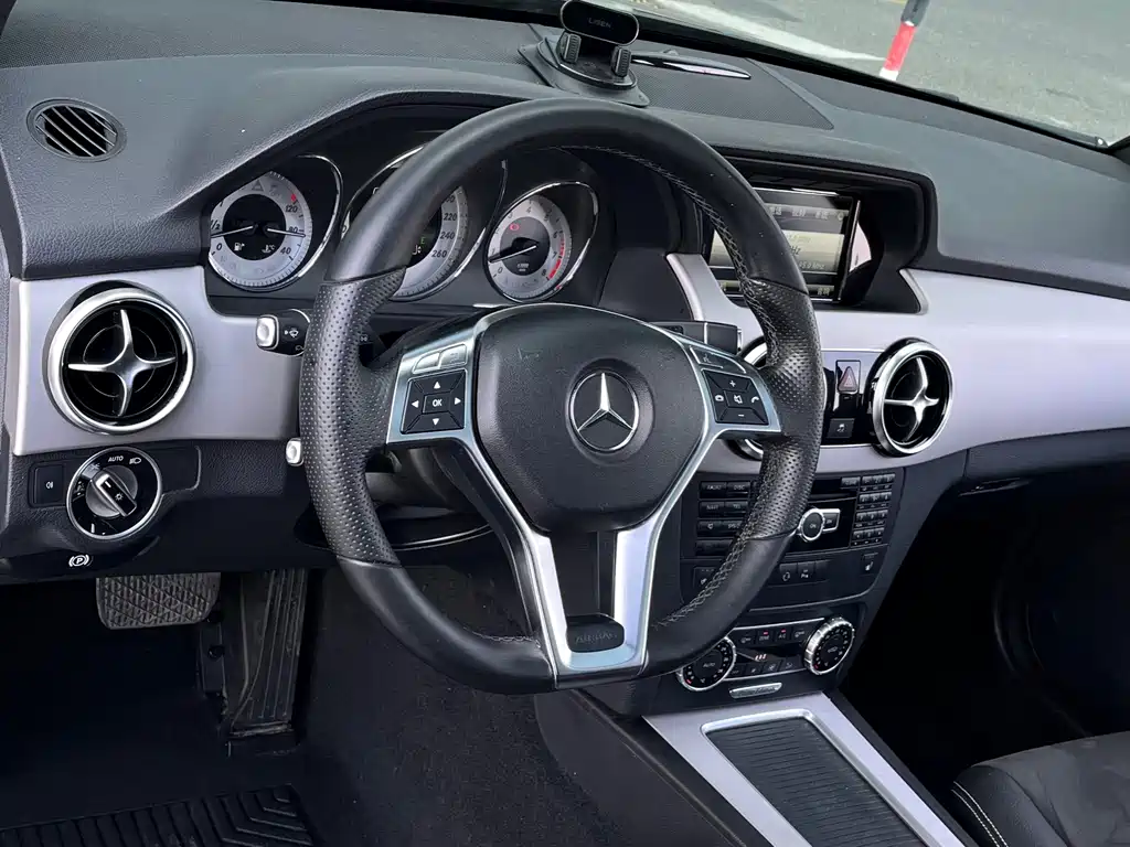 Mercedes-Benz GLK-Class — миниатюра 12