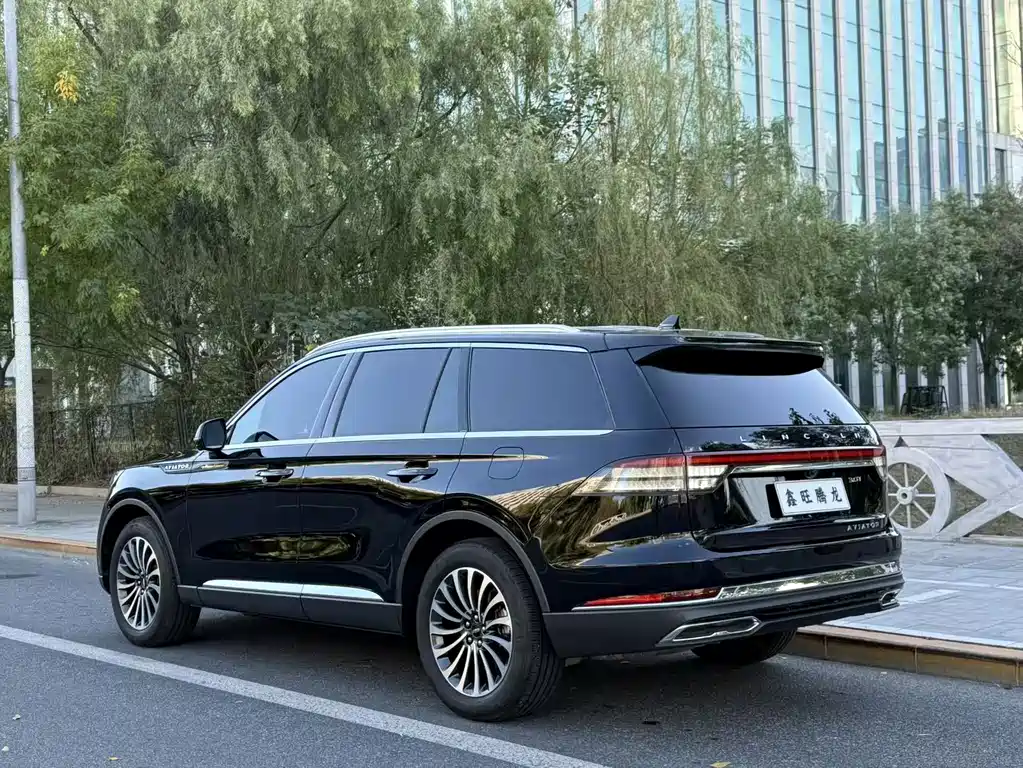 Lincoln Aviator — миниатюра 16