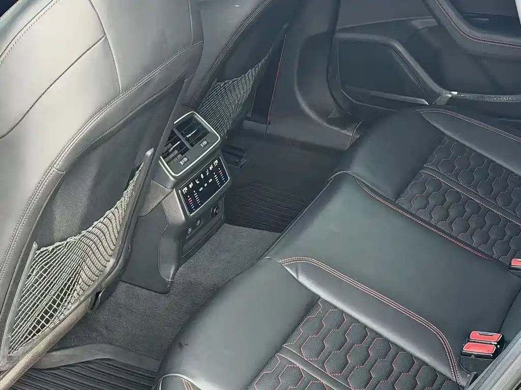 Audi RS 6 — миниатюра 11