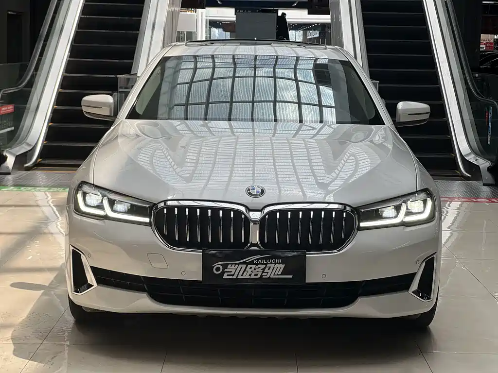 BMW 5 Series — миниатюра 2