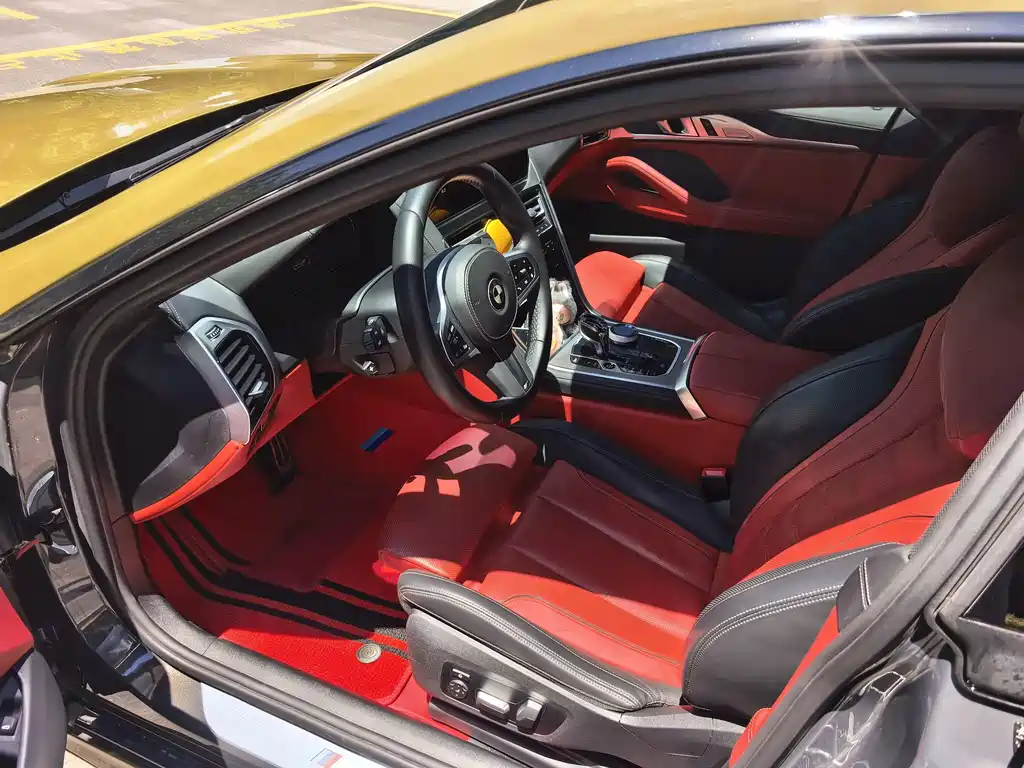 BMW 8 Series — миниатюра 4