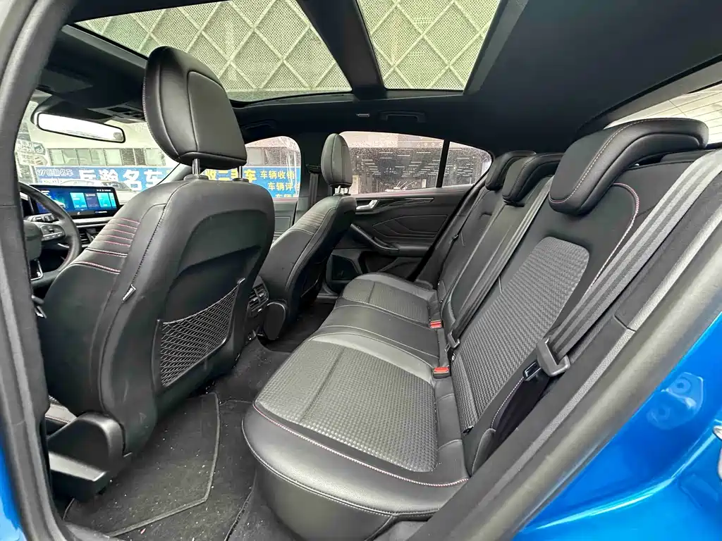 Ford Focus — миниатюра 7