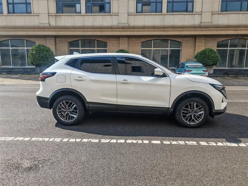 Nissan Qashqai — миниатюра 5