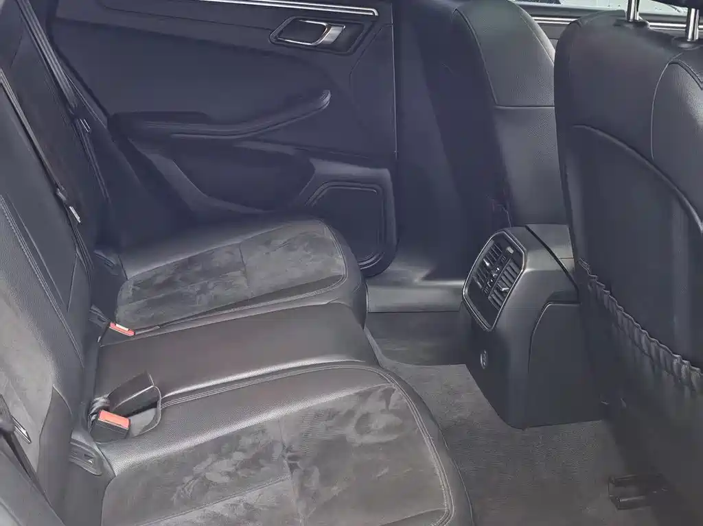 Porsche Macan — миниатюра 12