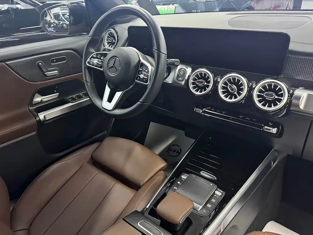 Mercedes-Benz GLB — миниатюра 6