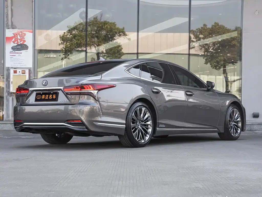 Lexus LS — миниатюра 3