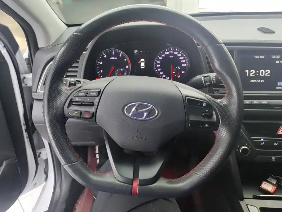 Hyundai Elantra — миниатюра 15