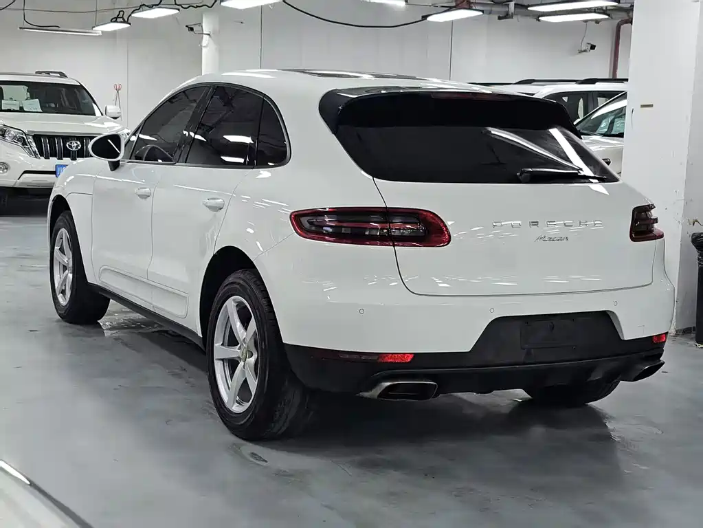 Porsche Macan — миниатюра 6