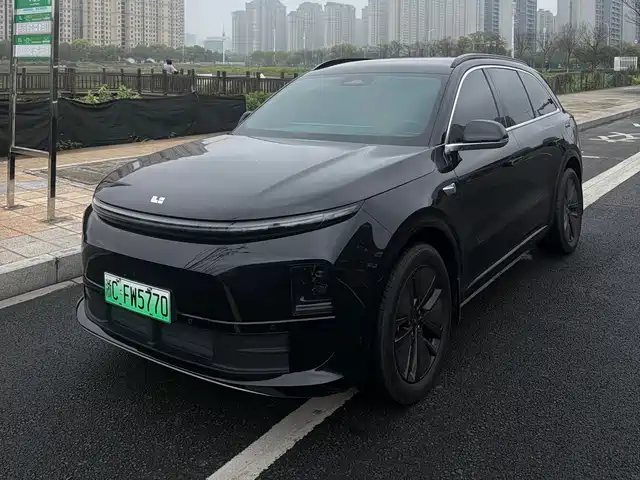 Li Auto L6