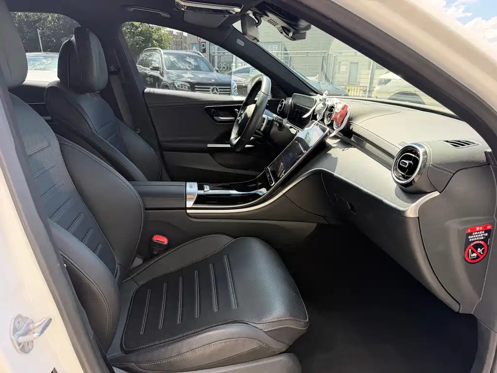 Mercedes-Benz C-Class — миниатюра 7