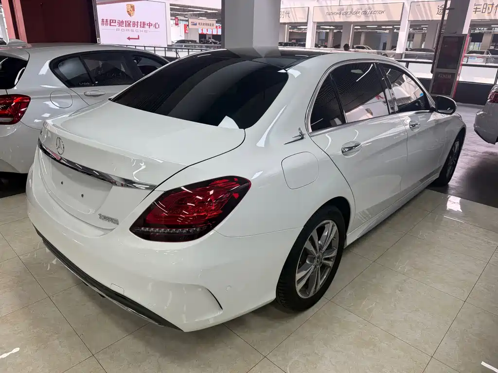 Mercedes-Benz C-Class — миниатюра 15