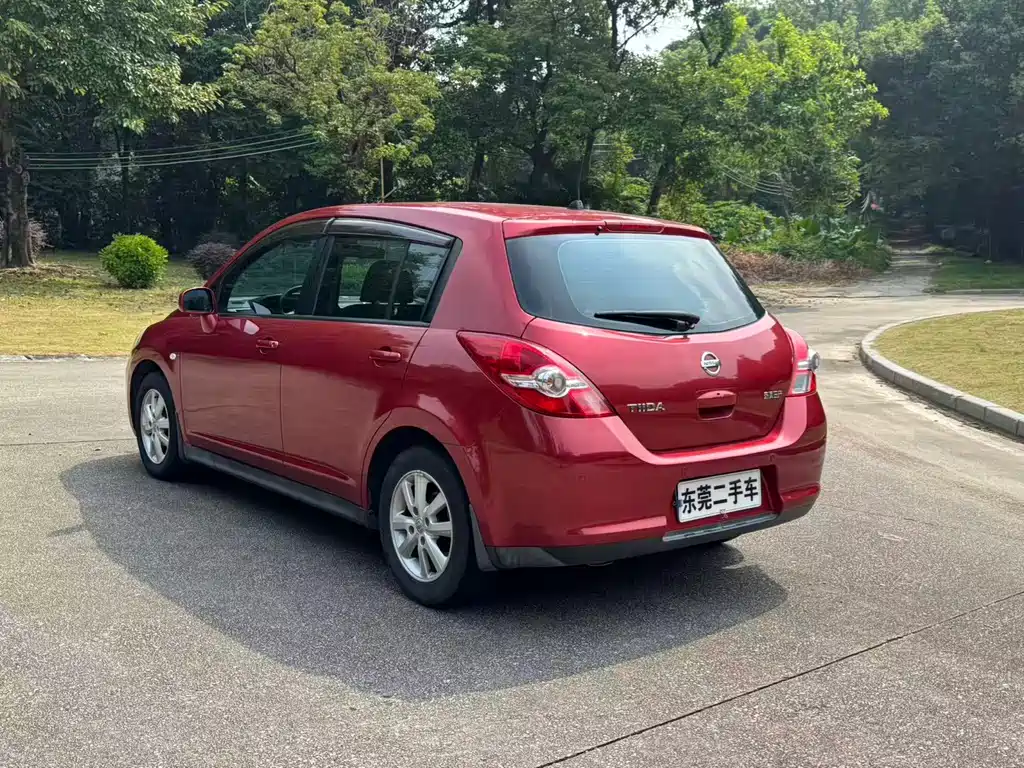 Nissan Tiida — миниатюра 12
