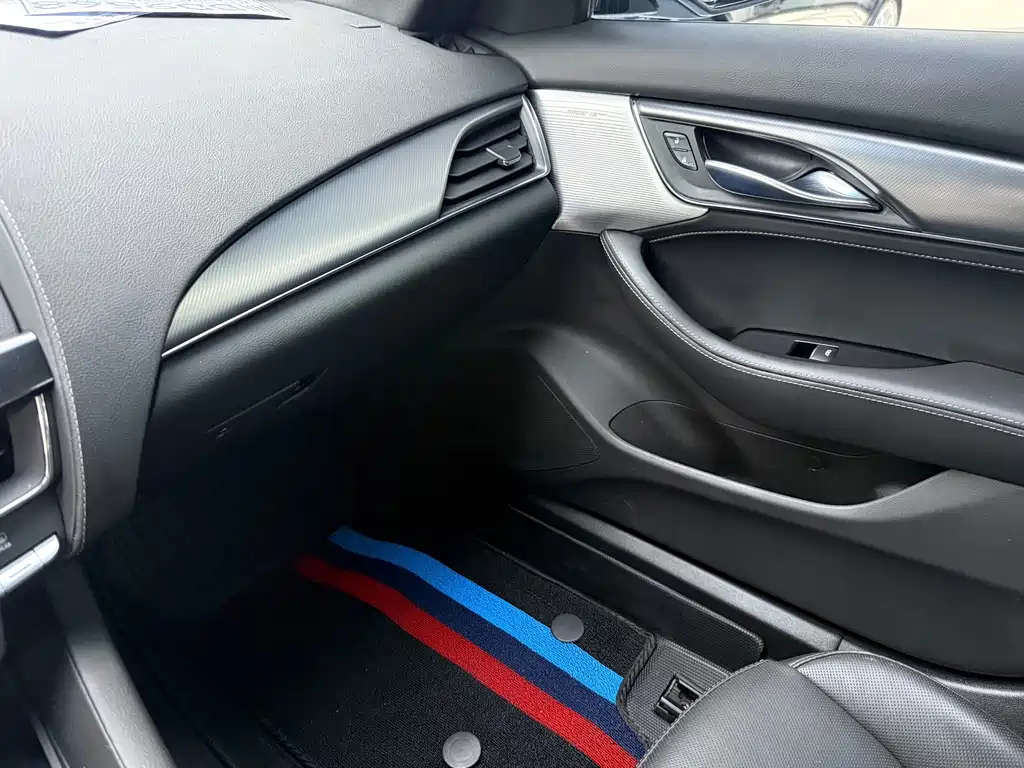 Cadillac CT5 — миниатюра 10