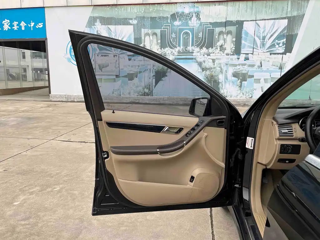 Mercedes-Benz R 2014 R 400 4MATIC Luxury