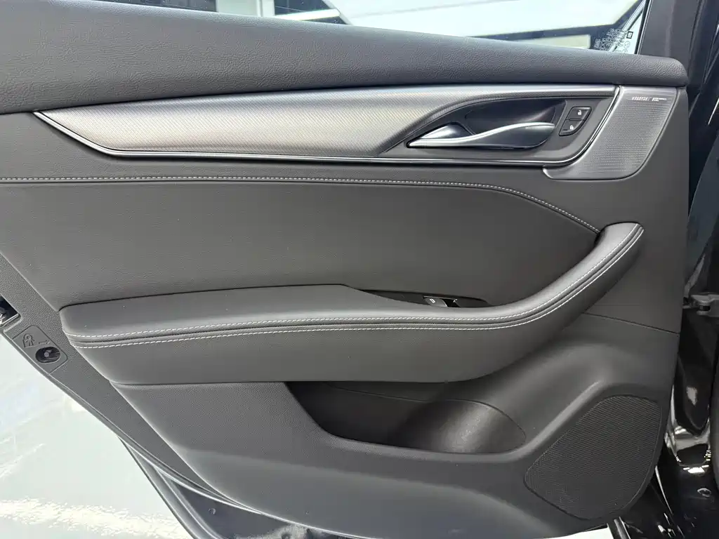 Cadillac CT5 — миниатюра 11