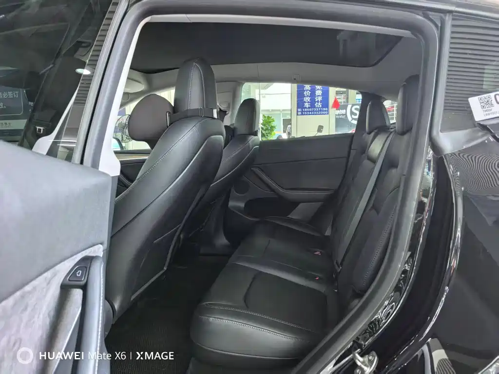 Tesla Model Y — миниатюра 4