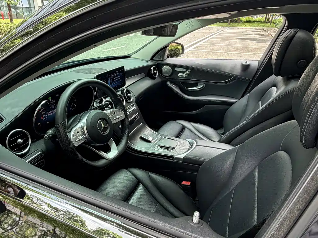 Mercedes-Benz C-Class — миниатюра 12