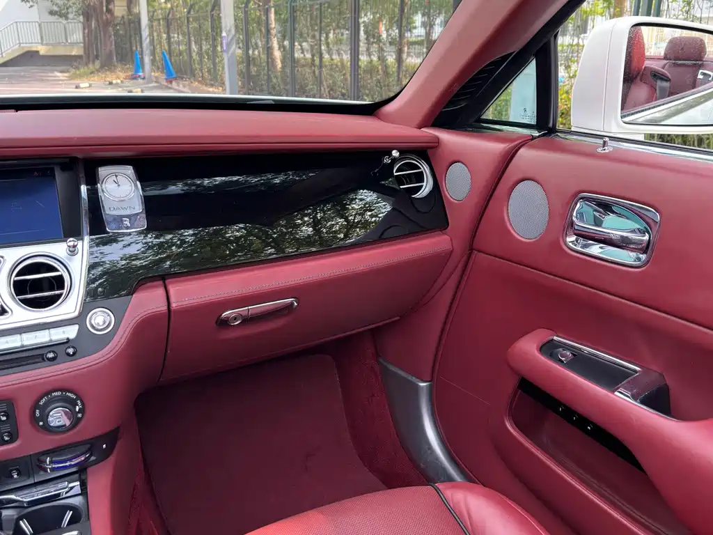 Rolls-Royce Dawn — миниатюра 21