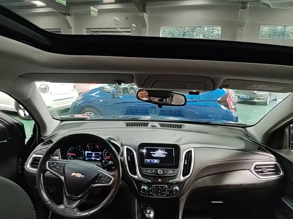 Chevrolet Equinox — миниатюра 18